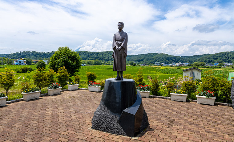 園井恵子像