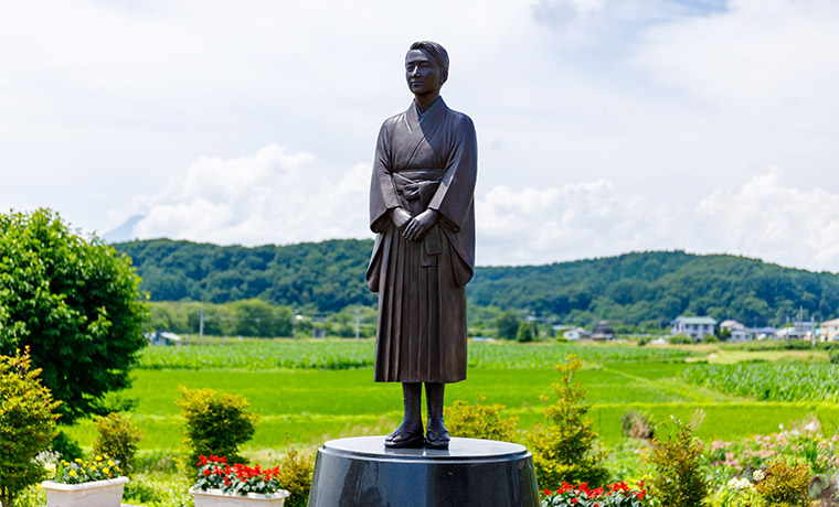 園井恵子像